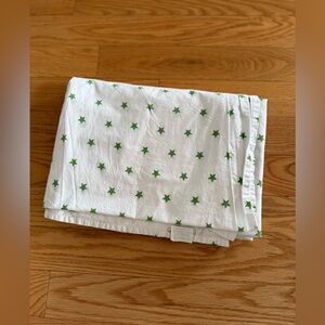 Pottery barn kids, green stars, twin flat sheet